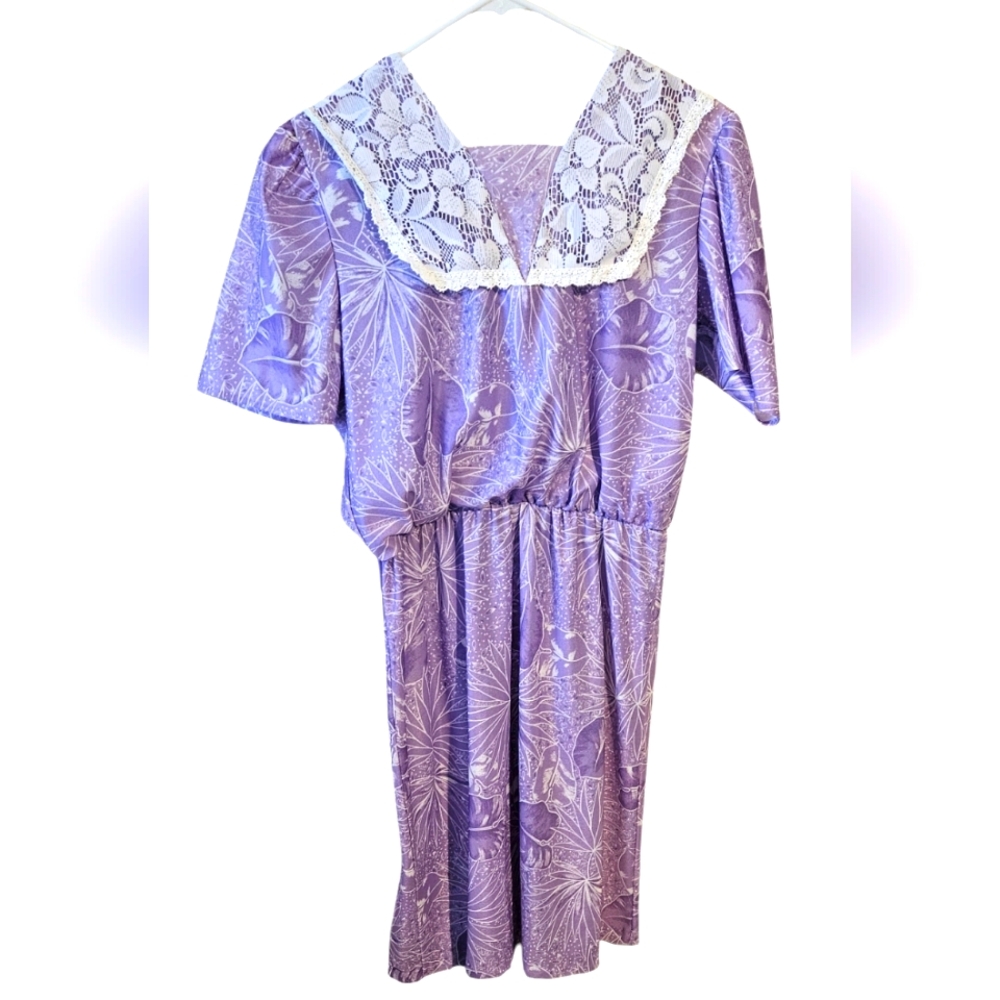 Vintage lace collar purple floral dress